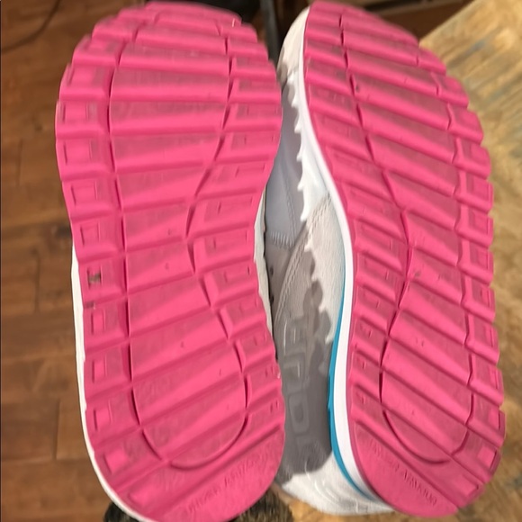 Under armour “essential runner”woman’s running shoes sz 9 - Picture 8 of 10